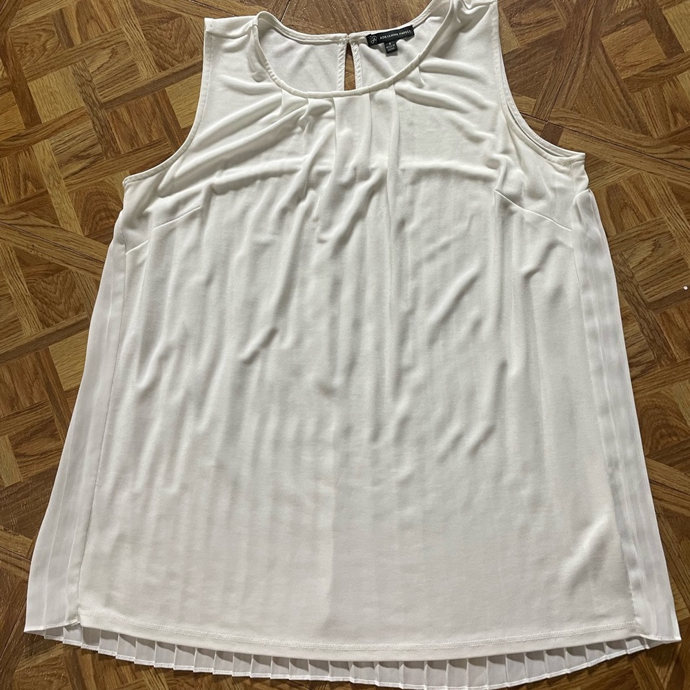 Cute top! Gently worn!